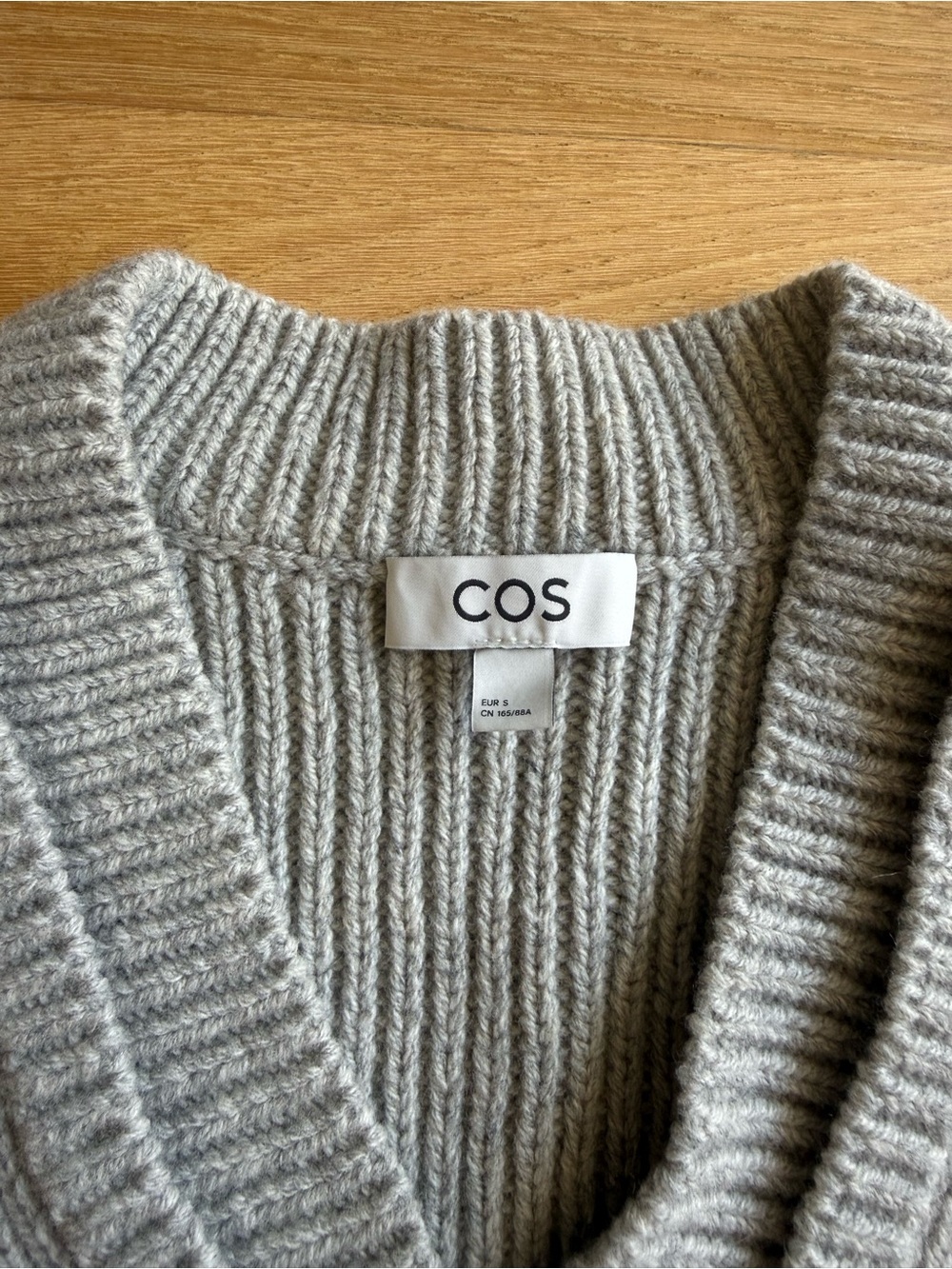 COS Gray Ribbed V-Neck Sweater - Picture 2 of 7